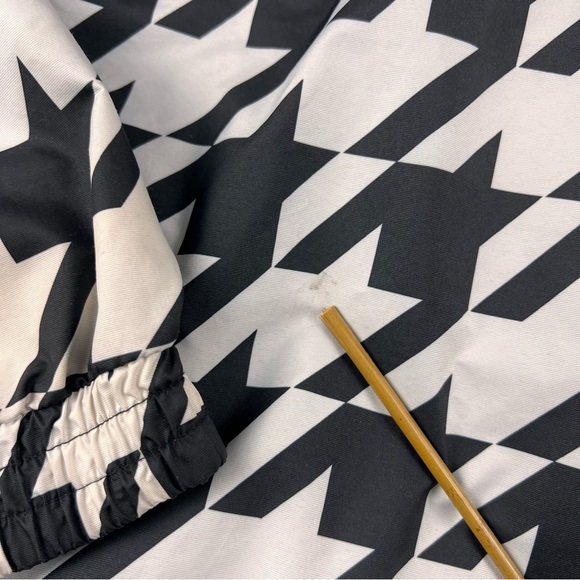 Puma Black and White Houndstooth Windbreaker - Picture 6 of 7